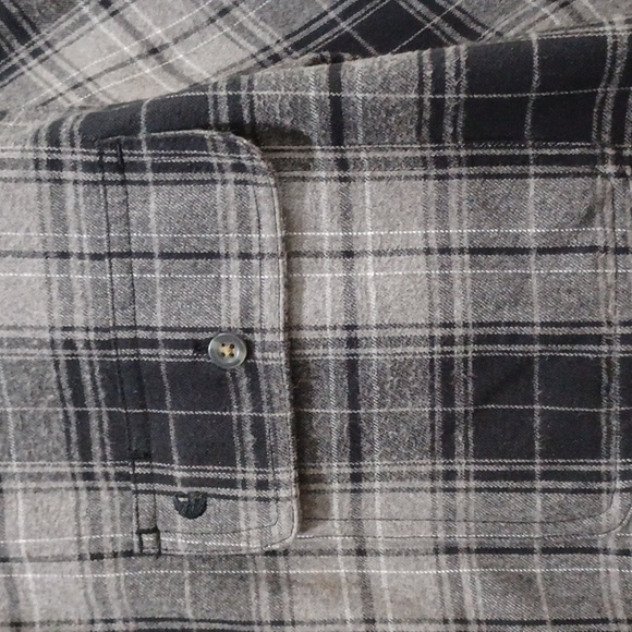 Carhartt Men's XL Black/Grey Heavy Duty Flannel Shirt/Jacket (mislabeled medium) - Picture 4 of 14